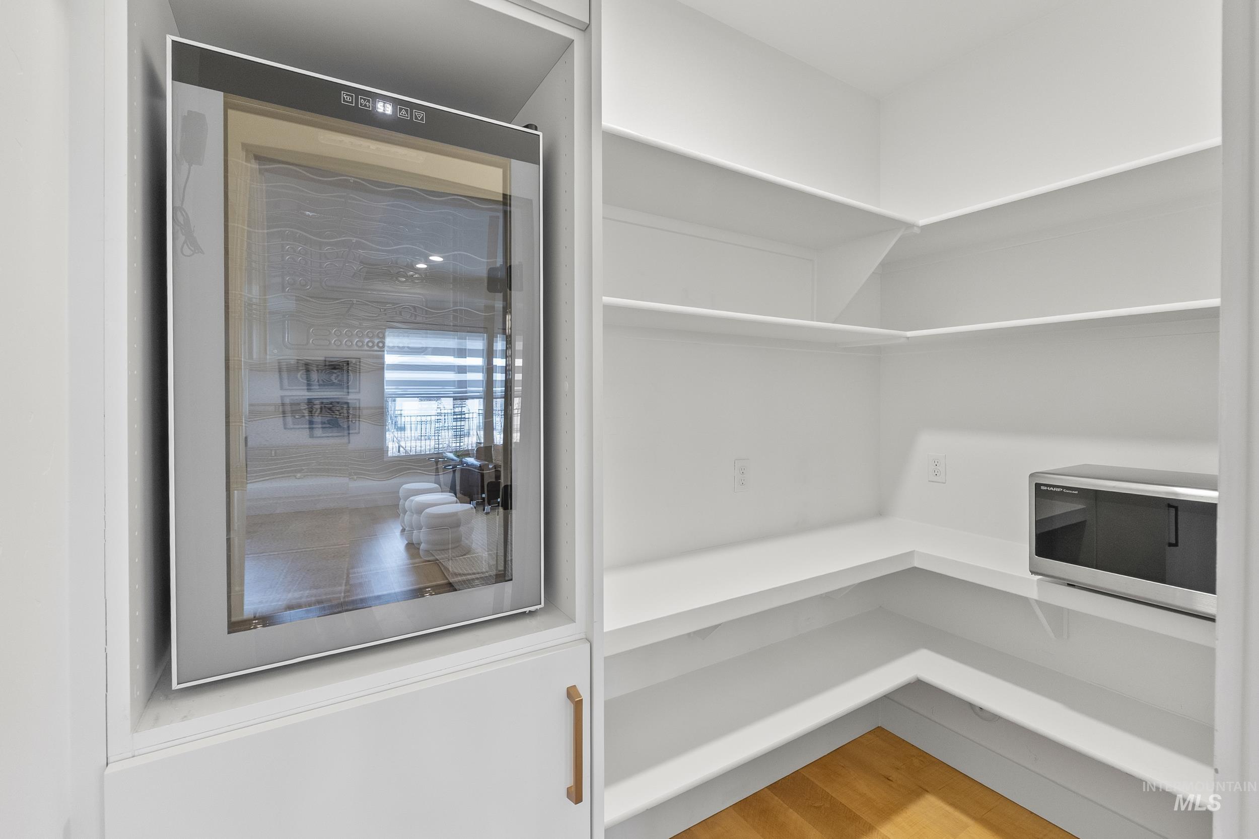 4320 South Selatir Way Meridian, ID 83642 - Photo 20 of 44 Storage area with beverage cooler