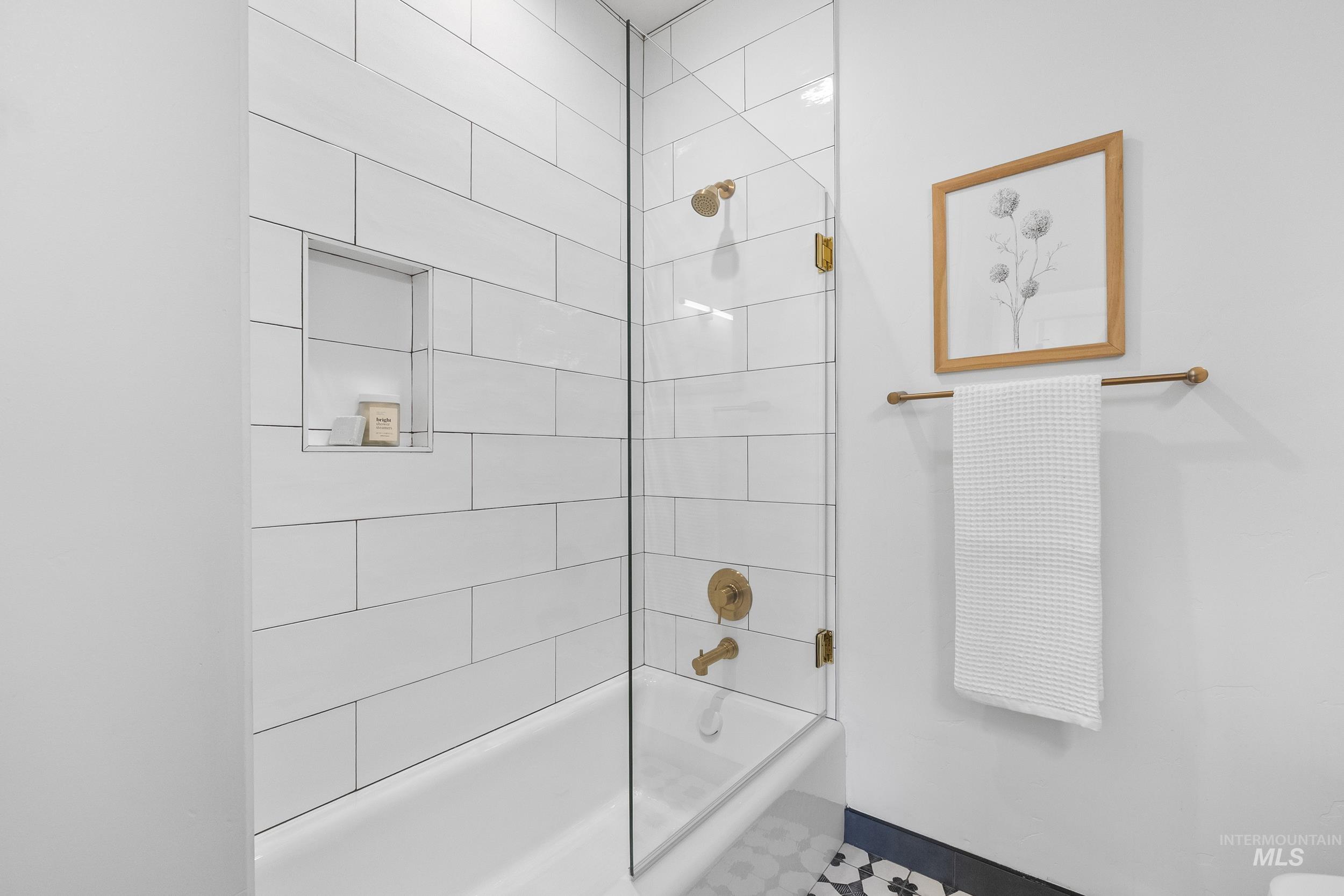 4320 South Selatir Way Meridian, ID 83642 - Photo 39 of 44 Full bathroom featuring bathtub / shower combination