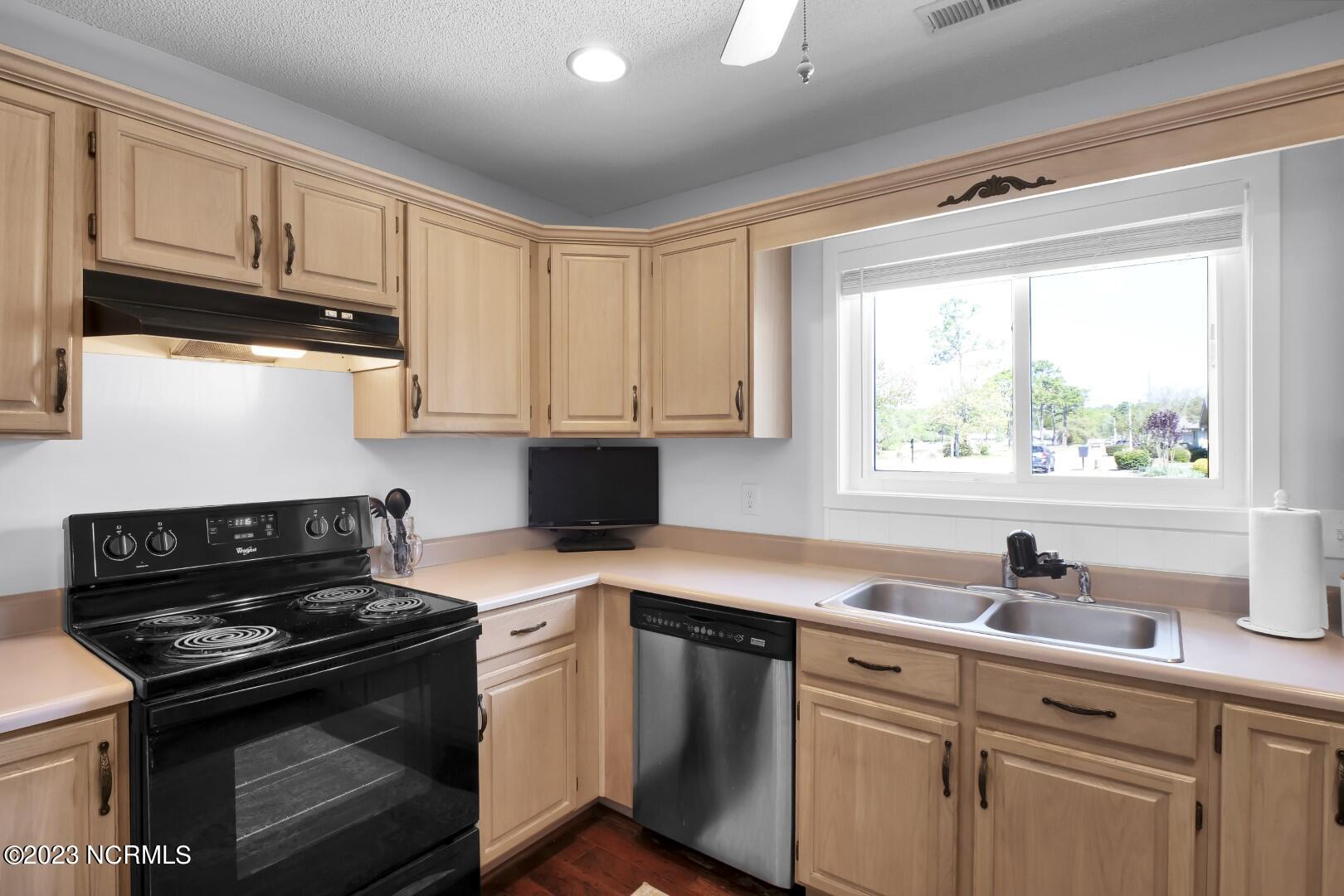 234 Bogey Drive Wilmington, NC 28405 - Photo 12 of 54 P9766375 (Large)