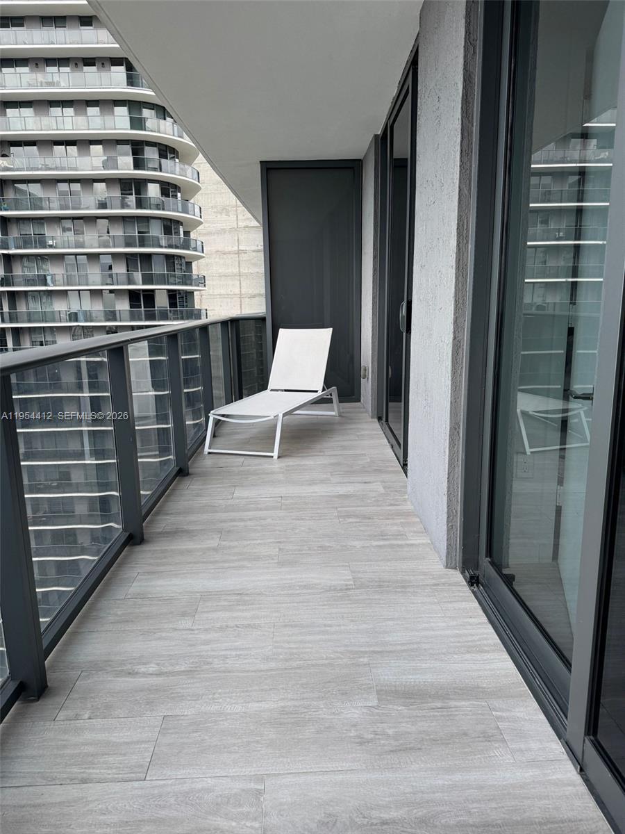 45 Southwest 9th Street, Unit 3910 Miami, FL 33130 - Photo 16 of 27 a view of balcony and staircase