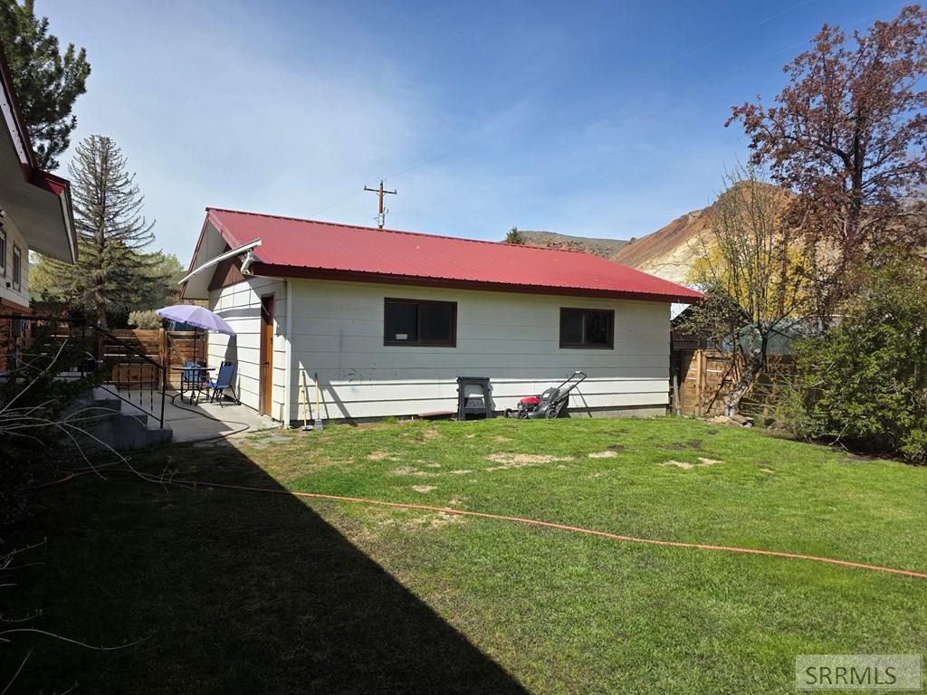 410 Butte Avenue Challis, ID 83226 - Photo 7 of 32