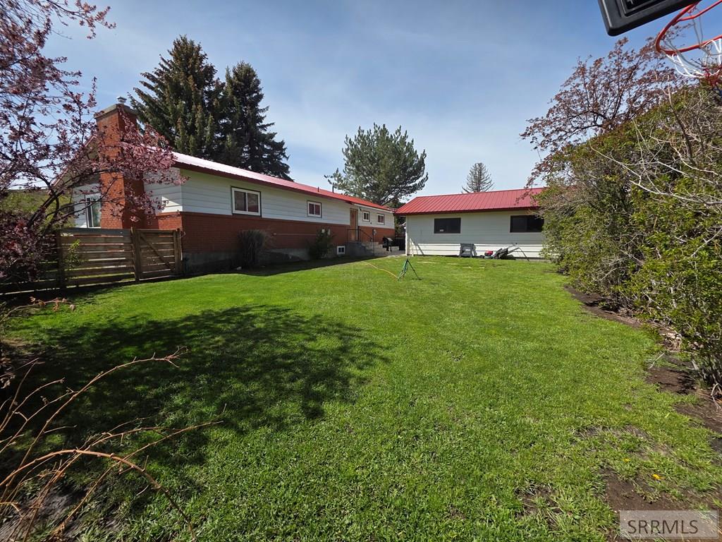 410 Butte Avenue Challis, ID 83226 - Photo 8 of 32