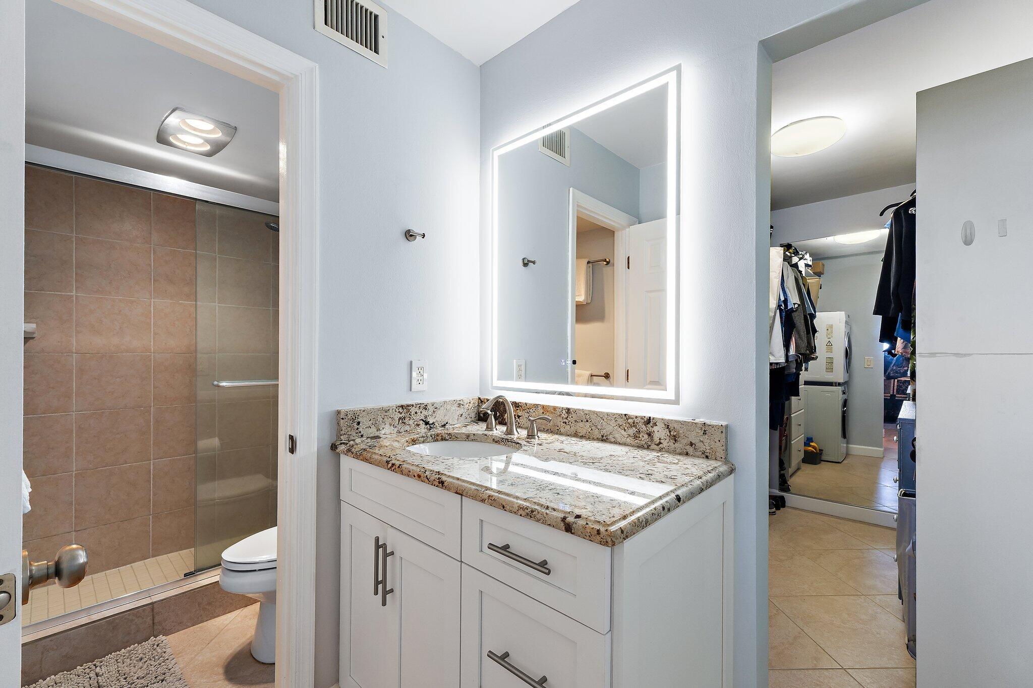 336 Golfview Road, Unit 619 North Palm Beach, FL 33408 - Photo 15 of 55 Primary Bath