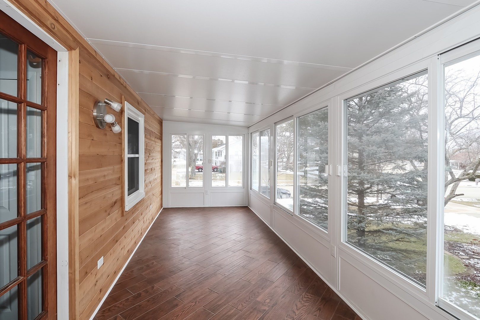 993 Bernard Drive Buffalo Grove, IL 60089 - Photo 10 of 29 a view of hallway with a large window