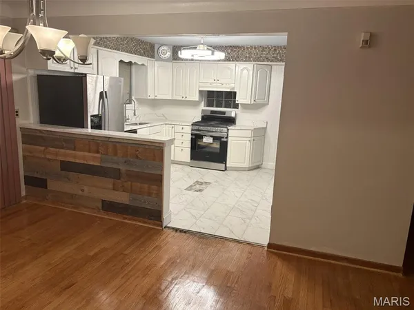 $169,900 | 9220 Shadydale Drive, Jennings, MO 63136