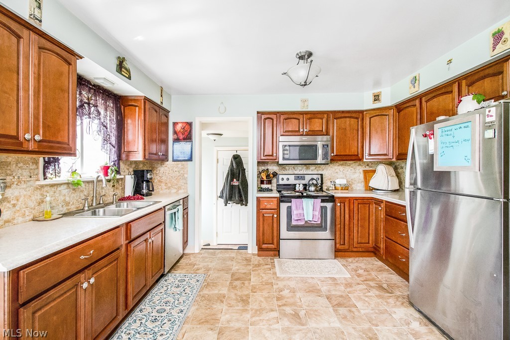 6851 State Road Parma, OH 44134 - Photo 9 of 27