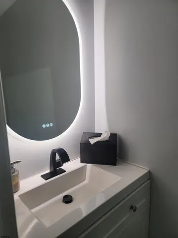 a close view of sink