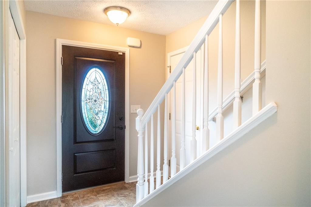 426 Colt Circle Clinton, PA 15026 - Photo 3 of 37 Gallery Image 3