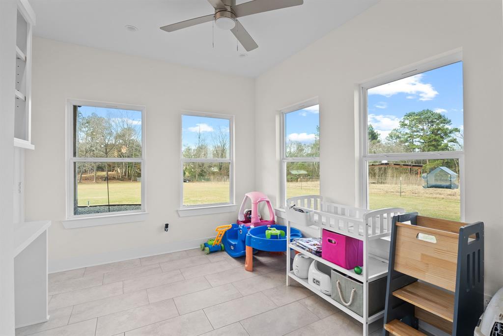 12754 Ridgeway Court Winona, TX 75792 - Photo 15 of 38 a living room with furniture and a window