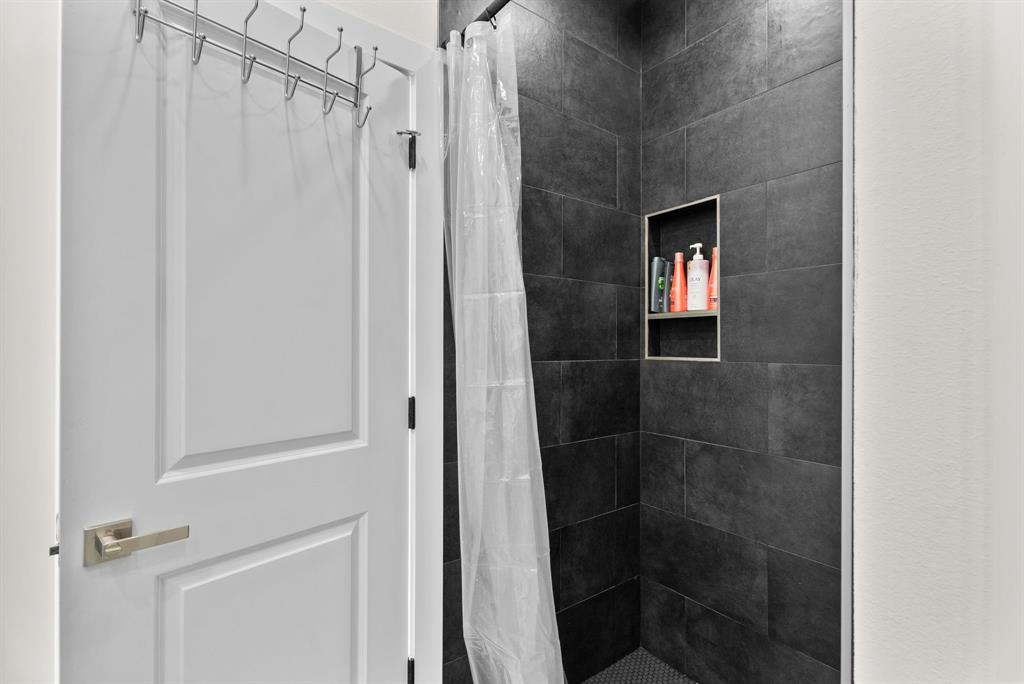 12754 Ridgeway Court Winona, TX 75792 - Photo 20 of 38 a bathroom with a shower