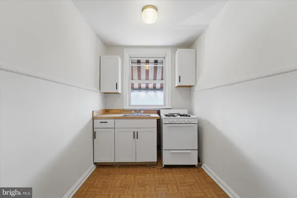 $350,000 | 828 Fairfax Road, Drexel Hill, PA 19026
