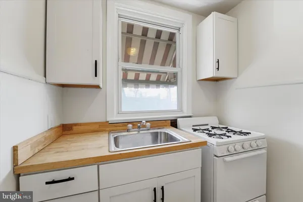 $350,000 | 828 Fairfax Road, Drexel Hill, PA 19026