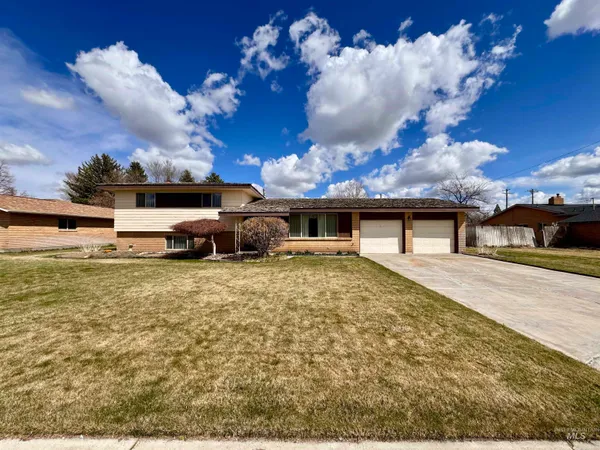 $395,000 | 232 Pleasant Way, Rupert, ID 83350