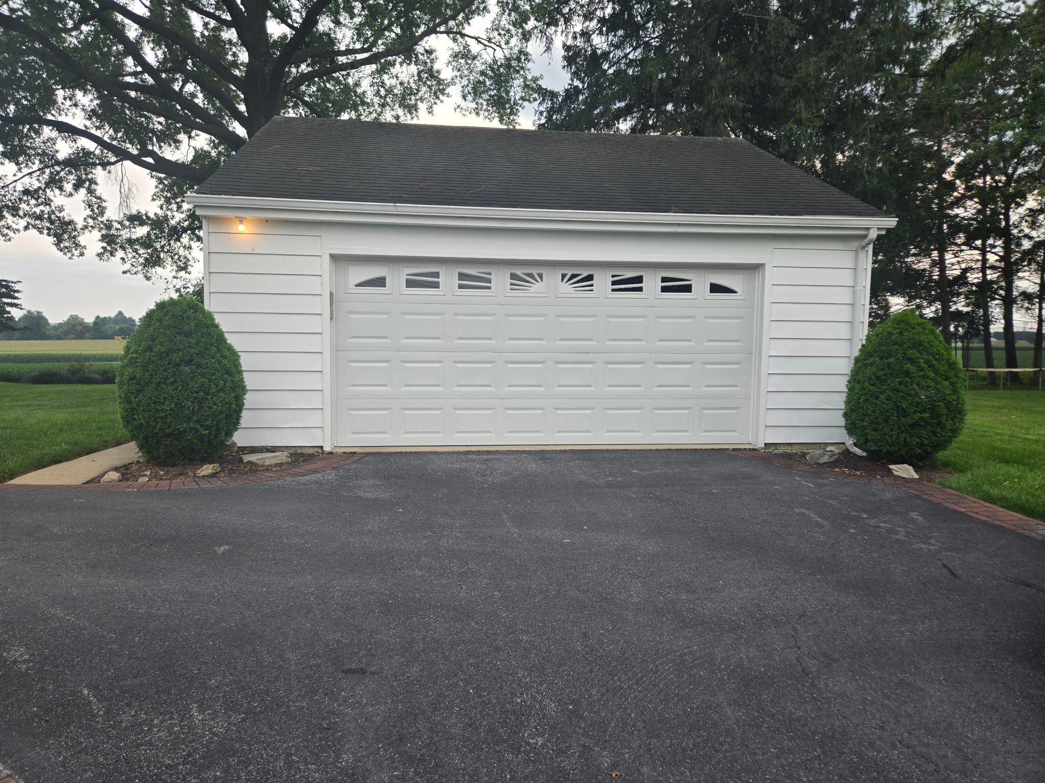 1262 Graystone Road, Unit 1262 Manheim, PA 17545 - Photo 4 of 9 2 Car Oversized garage