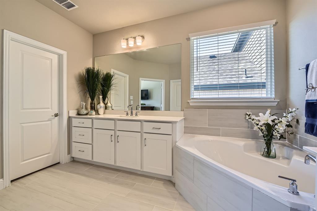 405 Augusta Court Oak Point, TX 75068 - Photo 17 of 33