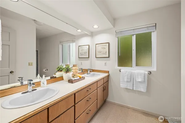 $4,898,000 | 3418 West Lake Sammamish Parkway Southeast, Bellevue, WA 98008