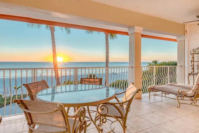 $2,295,000 | 6424 Gulf Drive, Unit 7, Holmes Beach, FL 34217