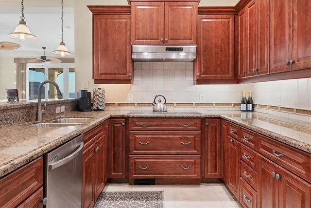 $2,295,000 | 6424 Gulf Drive, Unit 7, Holmes Beach, FL 34217