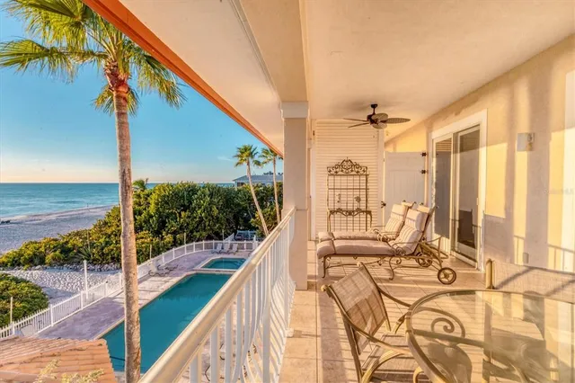 $2,295,000 | 6424 Gulf Drive, Unit 7, Holmes Beach, FL 34217