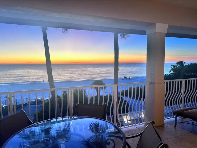 $2,295,000 | 6424 Gulf Drive, Unit 7, Holmes Beach, FL 34217