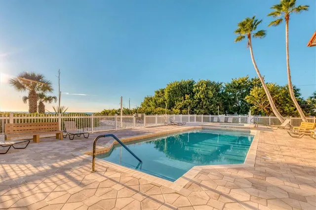 $2,295,000 | 6424 Gulf Drive, Unit 7, Holmes Beach, FL 34217