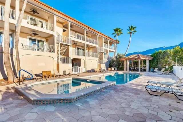 $2,295,000 | 6424 Gulf Drive, Unit 7, Holmes Beach, FL 34217
