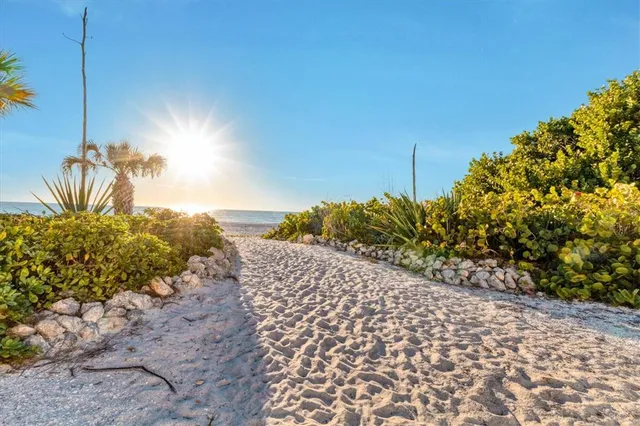 $2,295,000 | 6424 Gulf Drive, Unit 7, Holmes Beach, FL 34217