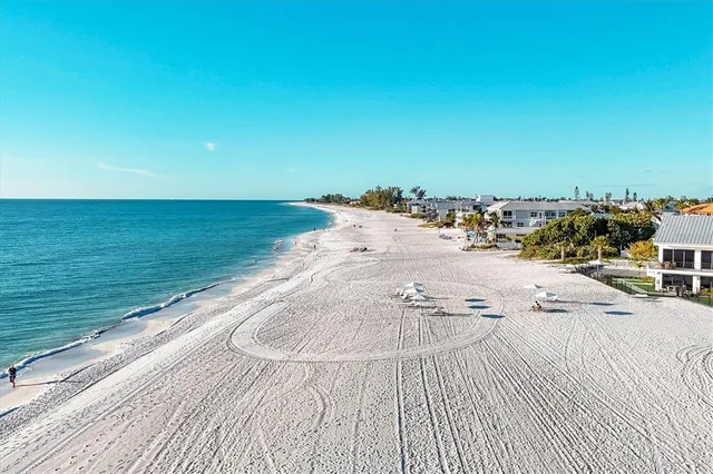 $2,295,000 | 6424 Gulf Drive, Unit 7, Holmes Beach, FL 34217
