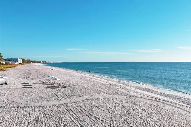 $2,295,000 | 6424 Gulf Drive, Unit 7, Holmes Beach, FL 34217