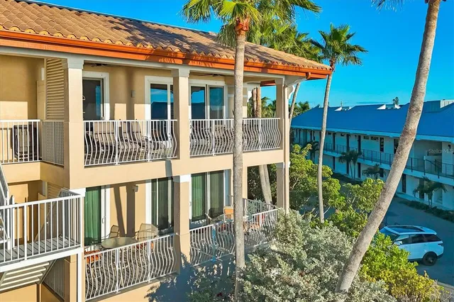 $2,295,000 | 6424 Gulf Drive, Unit 7, Holmes Beach, FL 34217