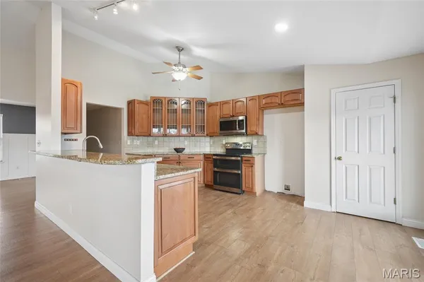 $459,900 | 158 Royalwood Pl Court, Lake St. Louis, MO 63367