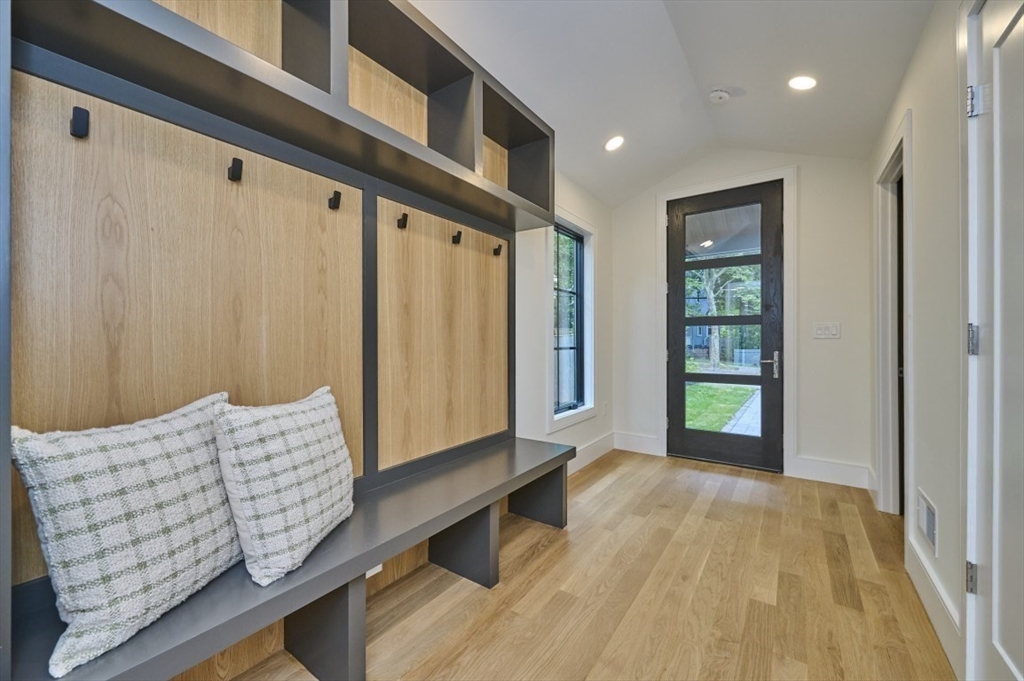 123 Fuller Street, Unit B Brookline, MA 02446 - Photo 5 of 41