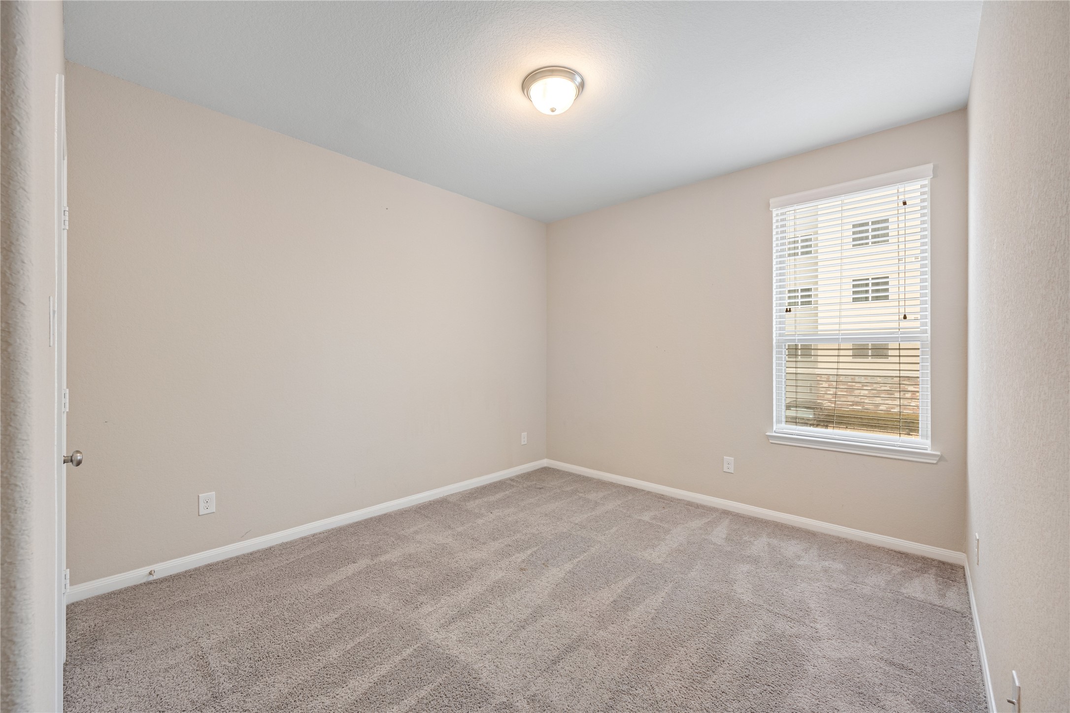 10408 Quiet Courtyard Road Houston, TX 77043 - Photo 17 of 24 Generously sized bedrooms, each with walk-in closets.