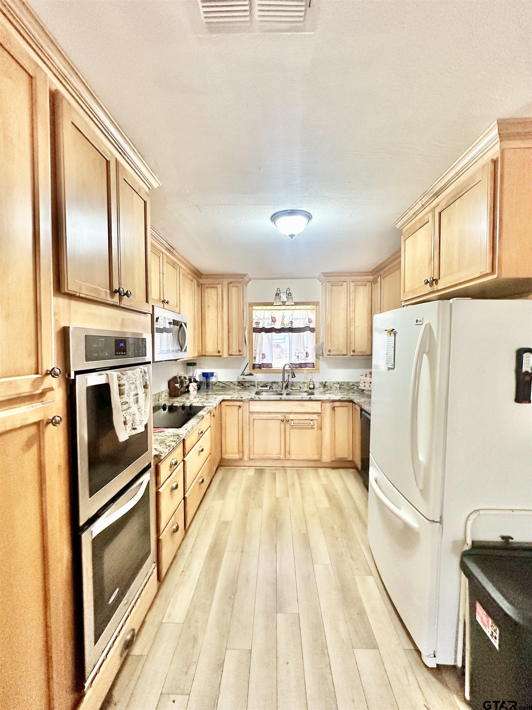 804 Range Road Palestine, TX 75801 - Photo 6 of 18