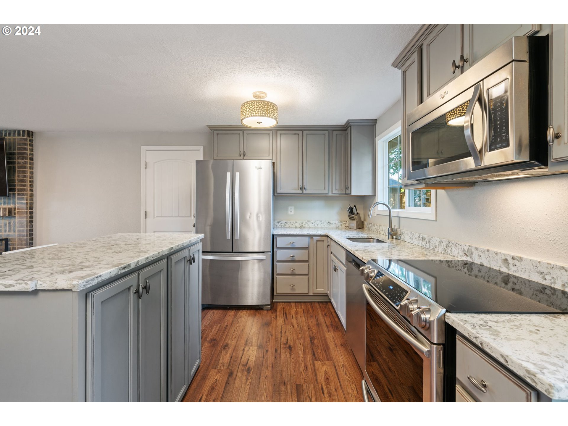 1719 Southwest 5th Street Gresham, OR 97080 - Photo 13 of 47 Gallery Image 13