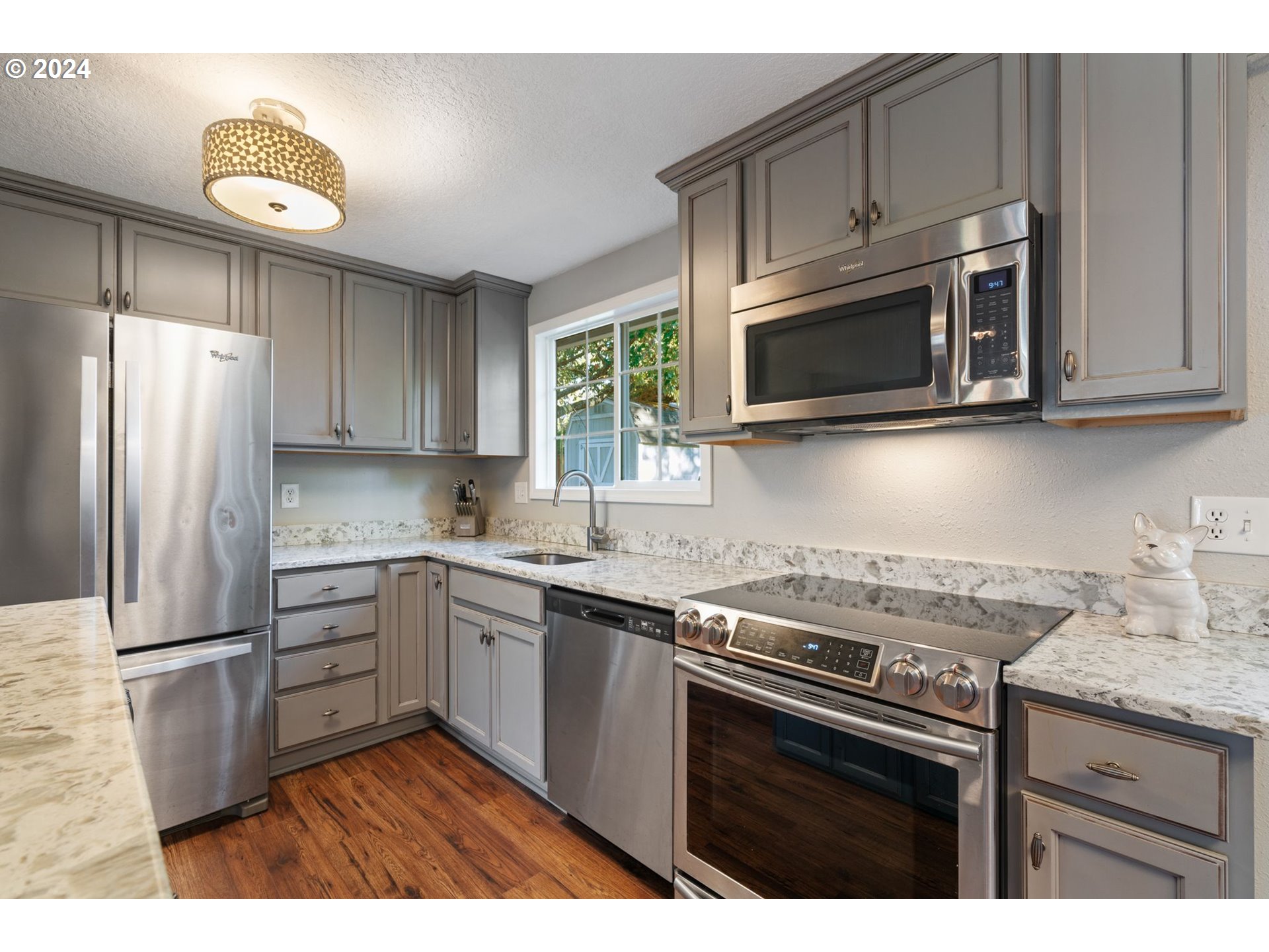 1719 Southwest 5th Street Gresham, OR 97080 - Photo 15 of 47 Gallery Image 15
