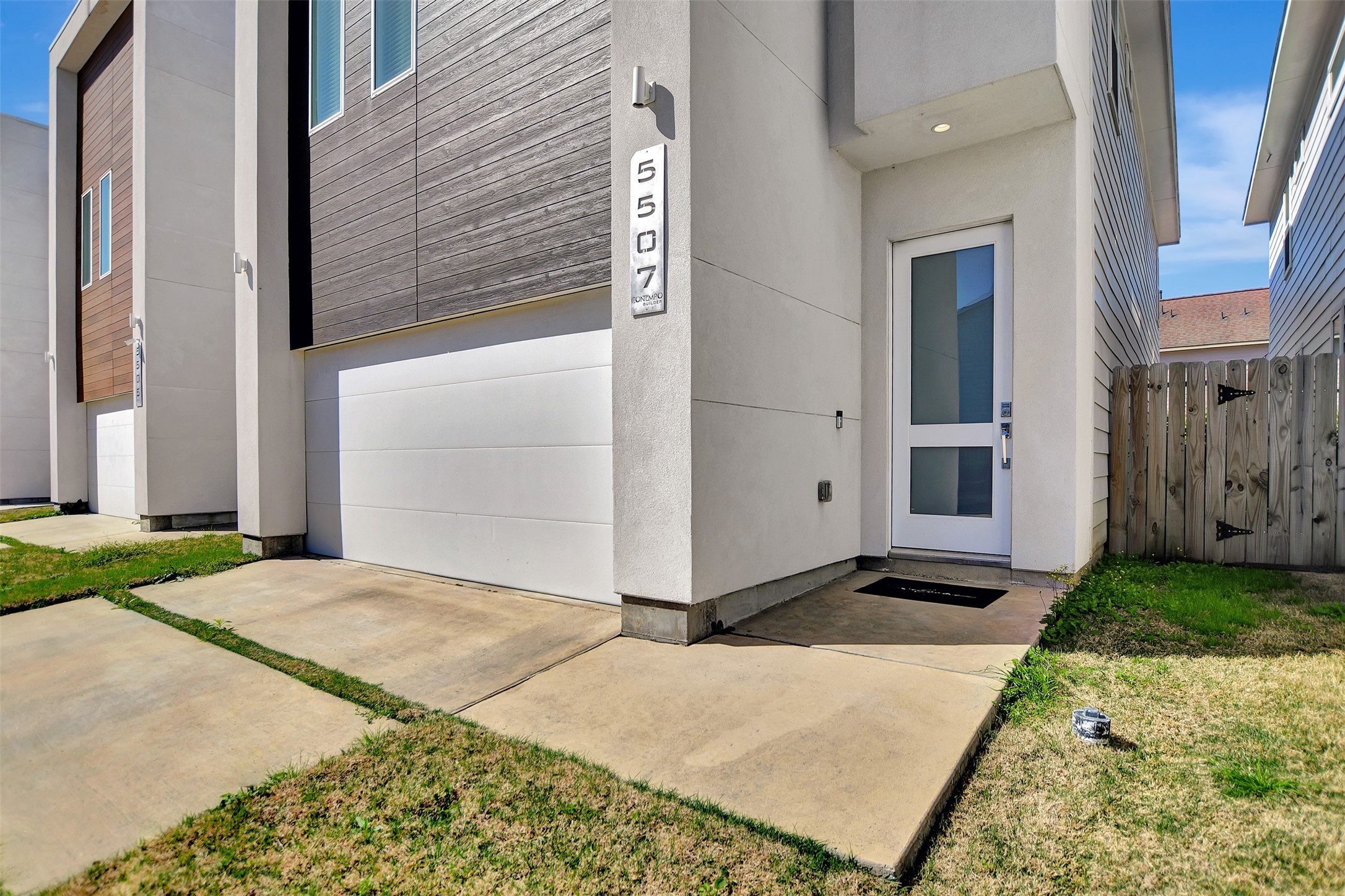 5507 Robusto Place Houston, TX 77091 - Photo 4 of 40