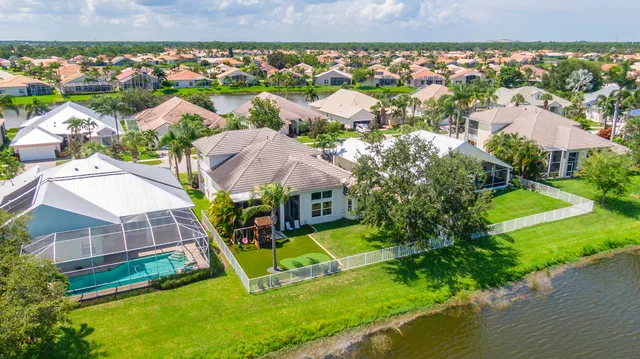 a view of a tennis court