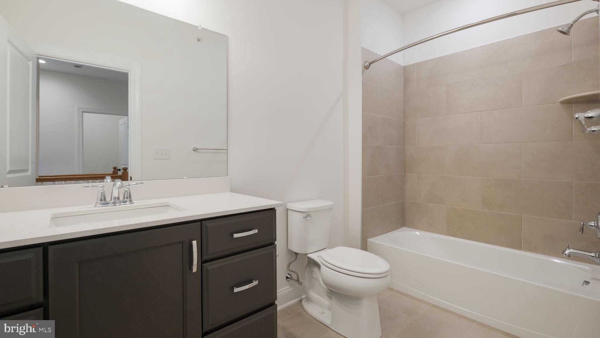 208 Foxhedge Road Chalfont, PA 18914 - Photo 19 of 29 Uoper Level Hall Bath
