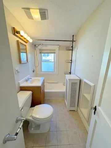 $3,000 | 114 R Fremont Avenue, Unit 114R, Everett, MA 02149