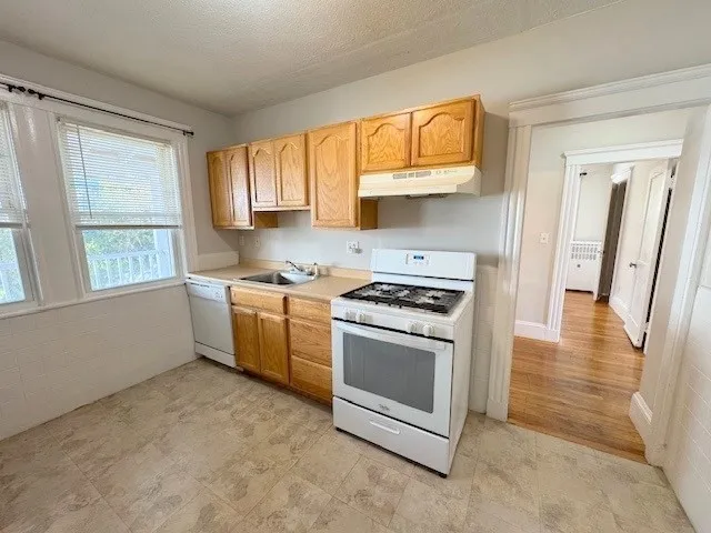 $3,000 | 114 R Fremont Avenue, Unit 114R, Everett, MA 02149