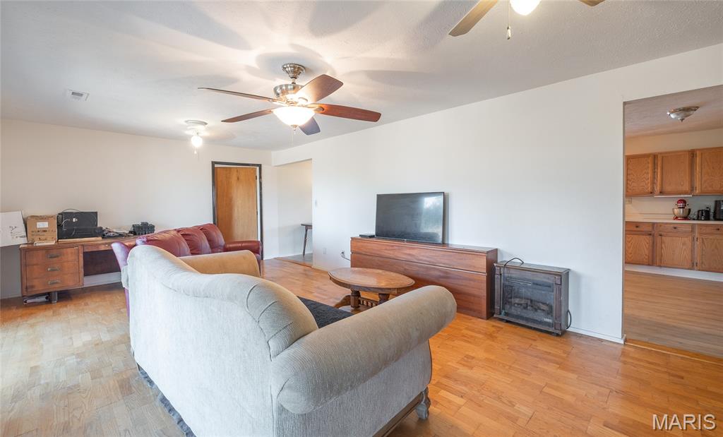8090 Timberhill Road Hartshorn, MO 65479 - Photo 13 of 44