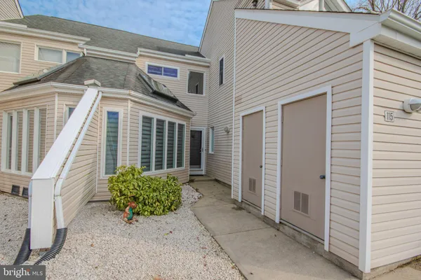 a view of a house with entryway