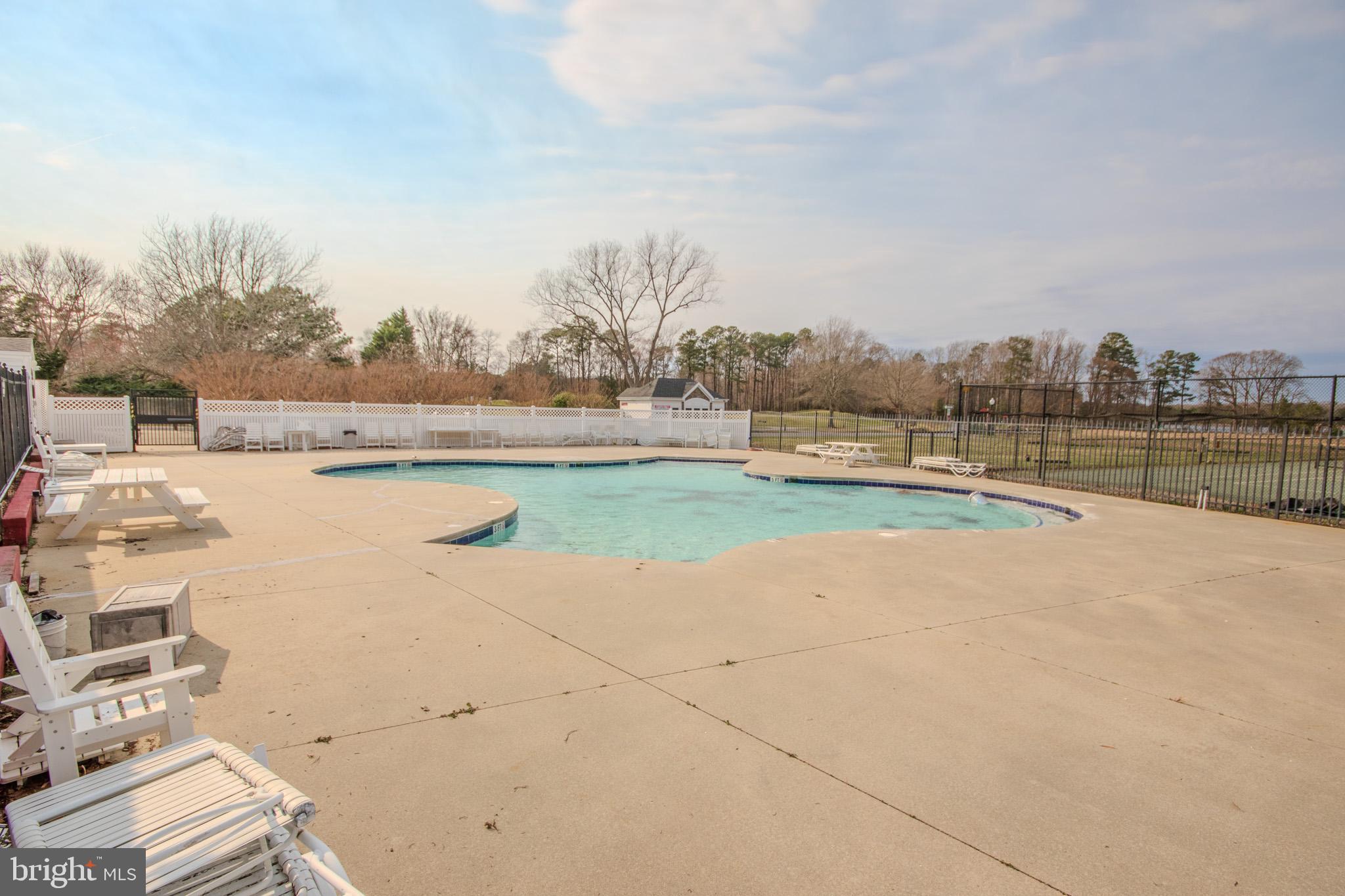 11610 Masters Lane, Unit 115 Berlin, MD 21811 - Photo 43 of 46 a view of a lake with houses