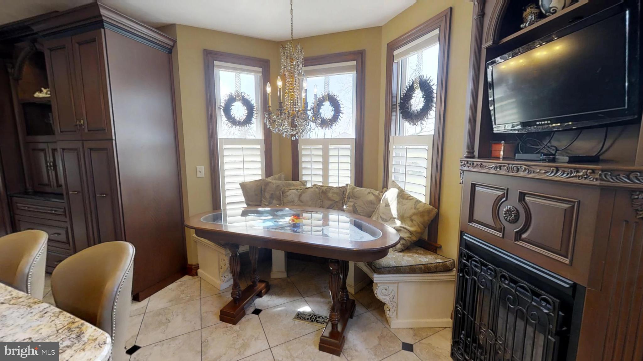 2006 Taneytown Road Gettysburg, PA 17325 - Photo 13 of 38 Breakfast Nook
