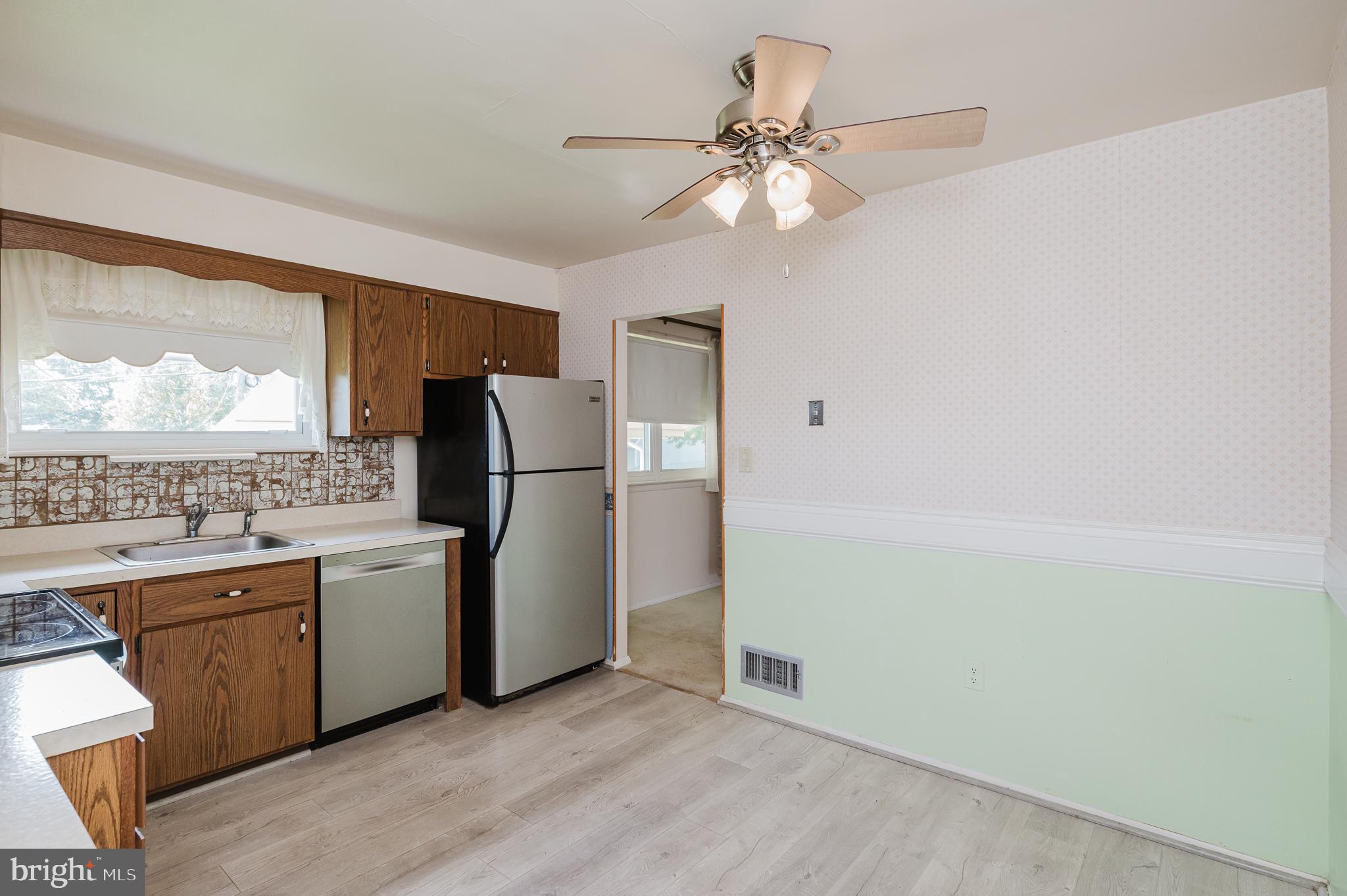 9649 Dundawan Road Baltimore, MD 21236 - Photo 11 of 47 Kitchen