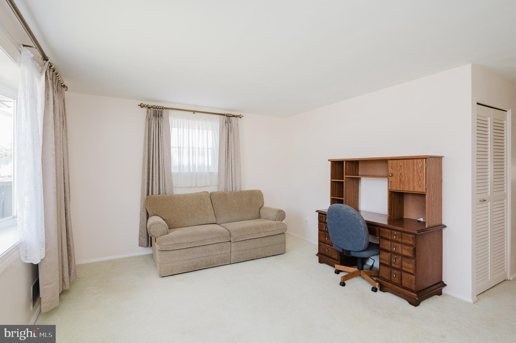 9649 Dundawan Road Baltimore, MD 21236 - Photo 4 of 47 LR
