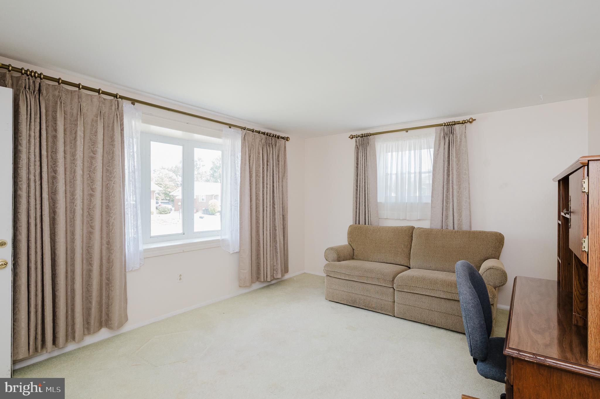 9649 Dundawan Road Baltimore, MD 21236 - Photo 5 of 47