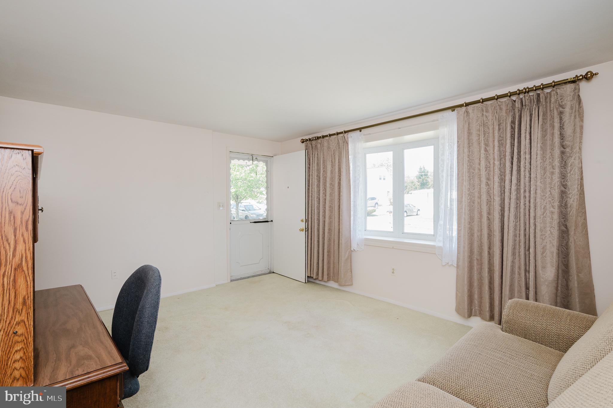 9649 Dundawan Road Baltimore, MD 21236 - Photo 6 of 47 LR