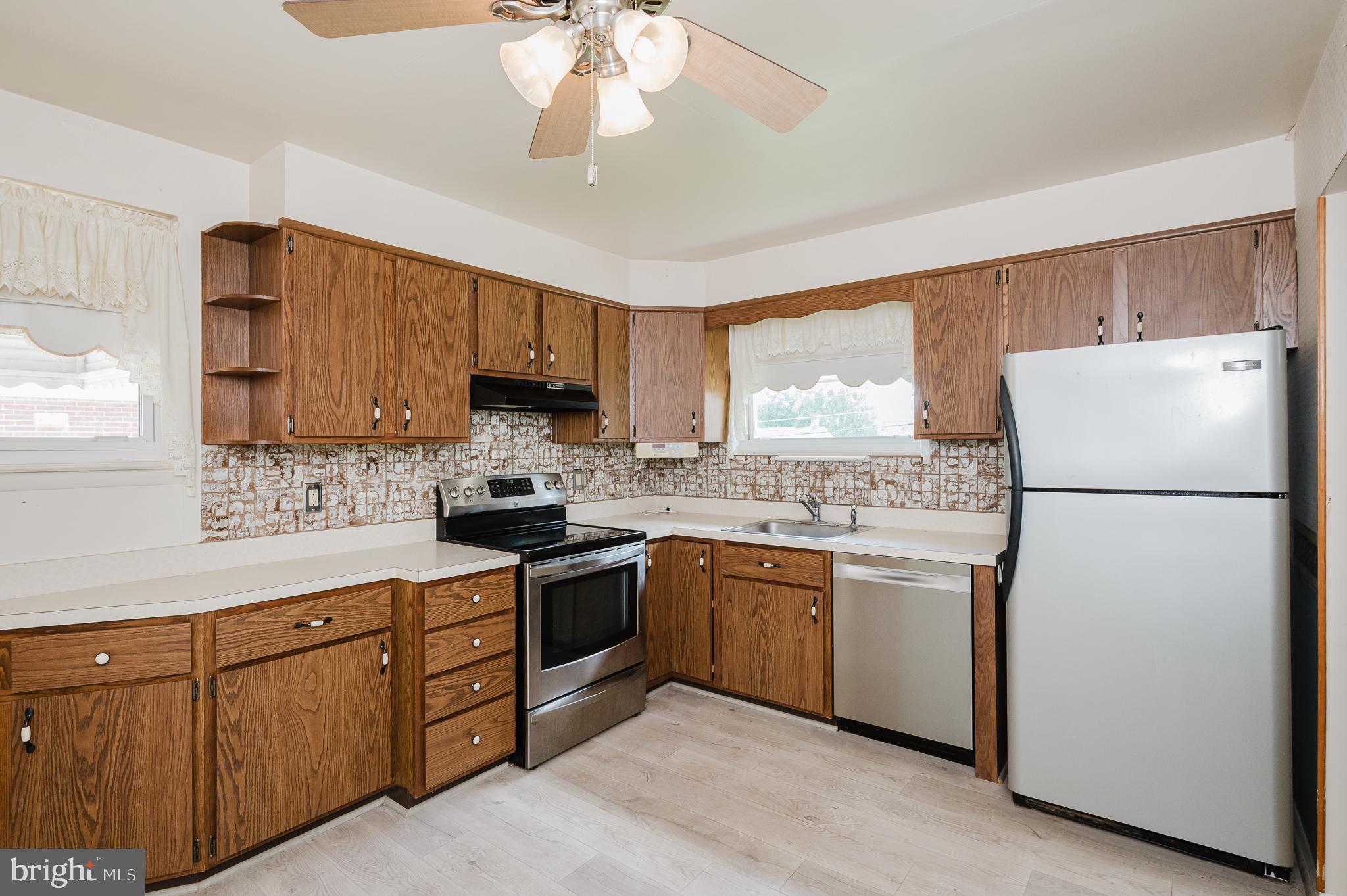 9649 Dundawan Road Baltimore, MD 21236 - Photo 8 of 47 Kitchen